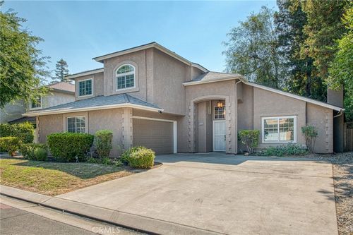 10668 N Lighthouse Dr, Fresno, CA, 93730-0718 | Card Image