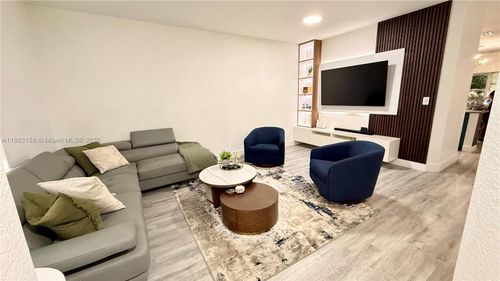 apt-114-5725 Nw 114th Path, Doral, FL, 33178-4195 | Card Image