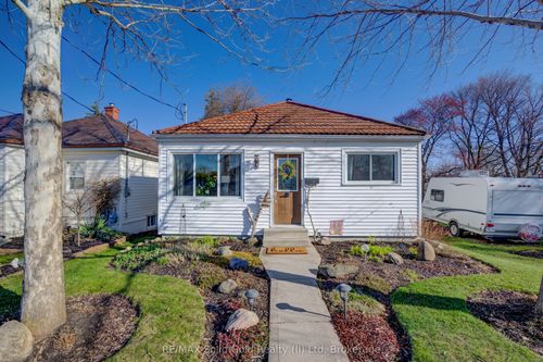 85 Bell St, Delhi, ON, N4B1W9 | Card Image