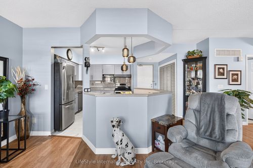 104-208 Silvercreek Pky N, Guelph, ON, N1H8H2 | Card Image