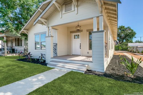 1922 W Ashby Pl, San Antonio, TX, 78201-6026 | Card Image