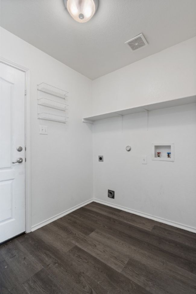 410 Tower Dr, House other with 3 bedrooms, 3 bathrooms and null parking in Kyle TX | Image 12