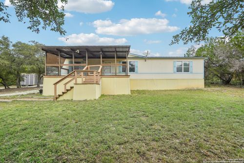 140 Lake Terrace Dr, Lakehills, TX, 78063-6579 | Card Image