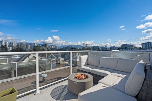 2251 Heather St, Vancouver, BC, V5Z4J9 | Card Image