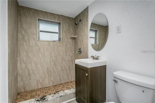 Front House Bathroom | Image 34