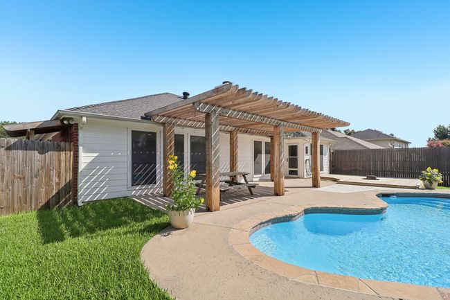 1708 Crestmeadow Ln, House other with 3 bedrooms, 2 bathrooms and null parking in Mansfield TX | Image 30