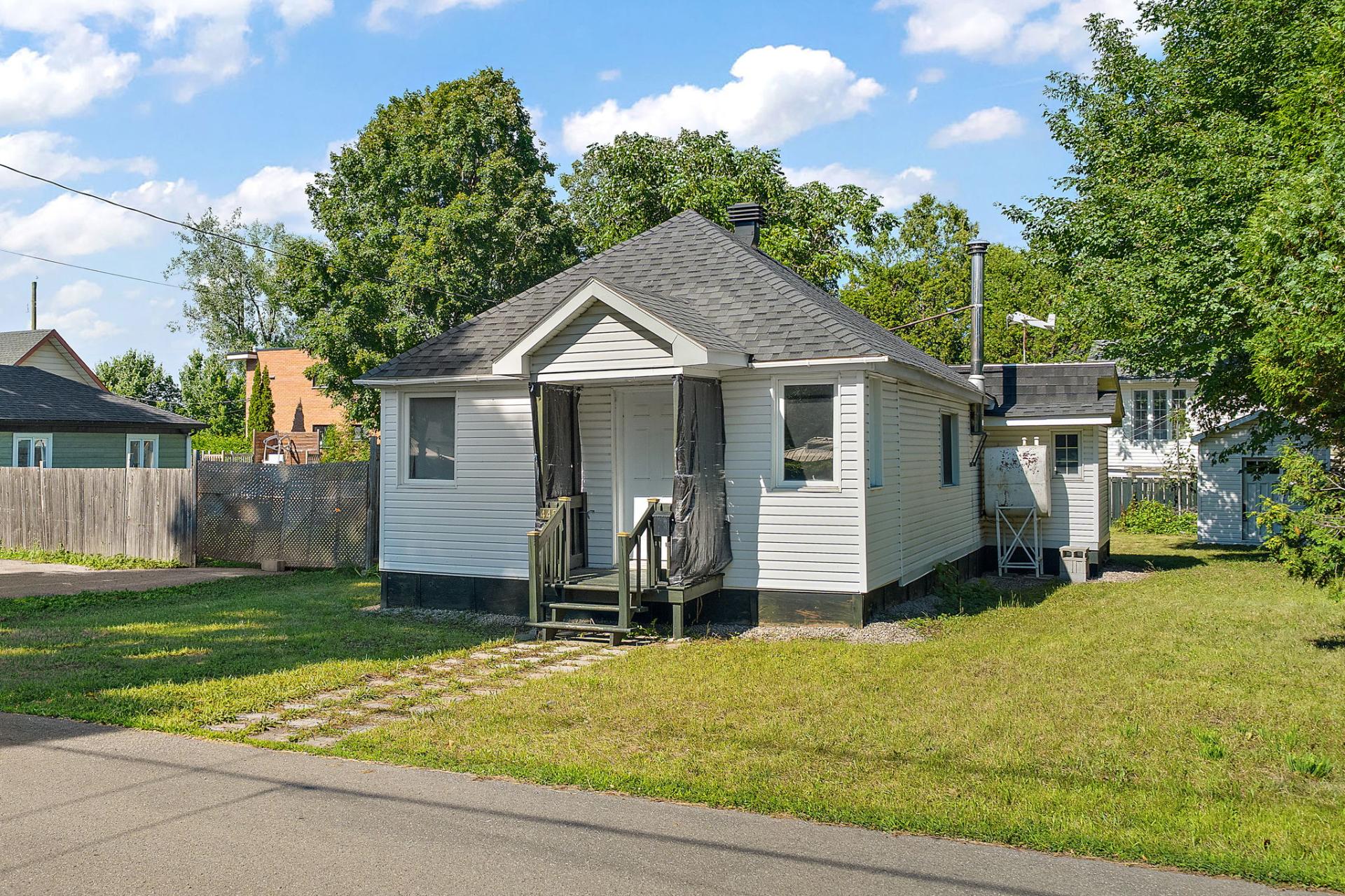 Residential in Laval (Laval-Ouest) 3