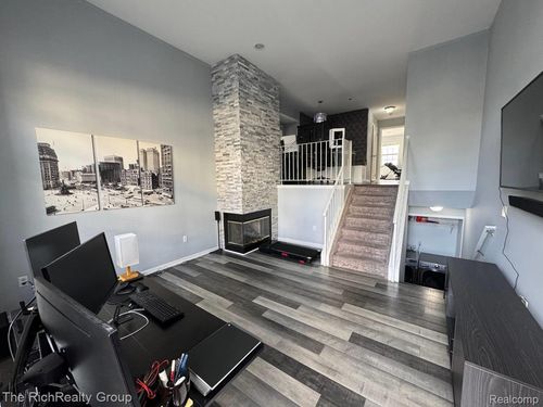 48-1 W Village Ln, Dearborn, MI, 48124-2232 | Card Image