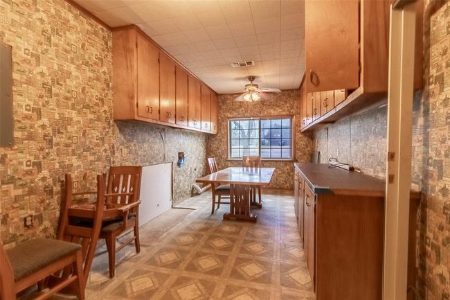 409 W Buffalo St, House other with 3 bedrooms, 2 bathrooms and null parking in Caldwell TX | Image 17