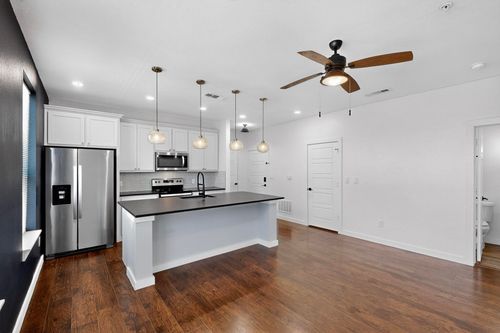 apt-104-800 S Welch St, Denton, TX, 76201-5841 | Card Image