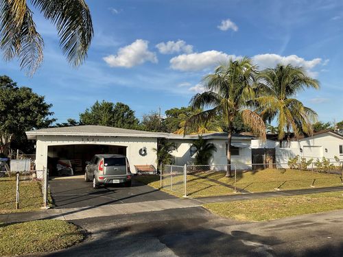 7521 Grant Ct, Hollywood, FL, 33024-5370 | Card Image