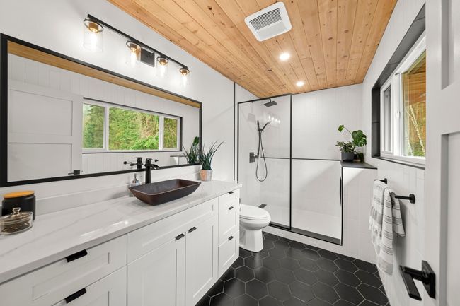26421 Cunningham Ave, House other with 4 bedrooms, 3 bathrooms and 10 parking in Maple Ridge BC | Image 8