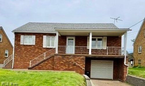 110 Deya St, Weirton, WV, 26062-3731 | Card Image
