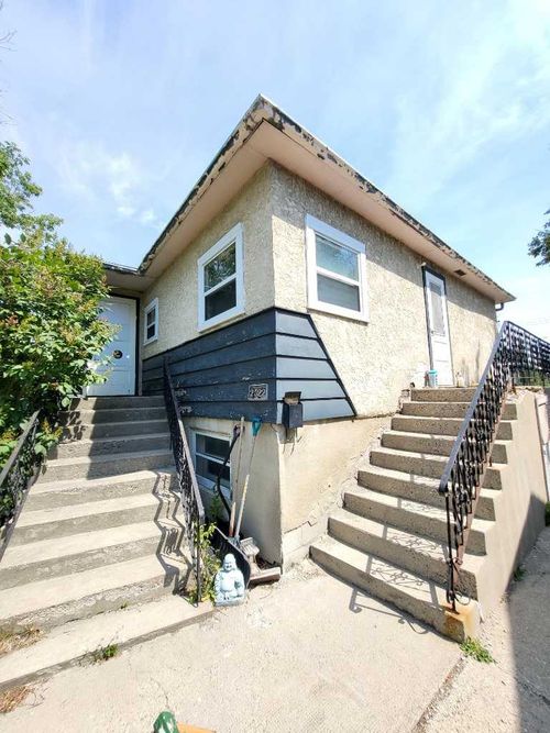 2522 17 St Se, Calgary, AB, T2G3V9 | Card Image