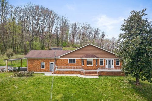 817 Peach Dr, Livingston, TN, 38570-1327 | Card Image