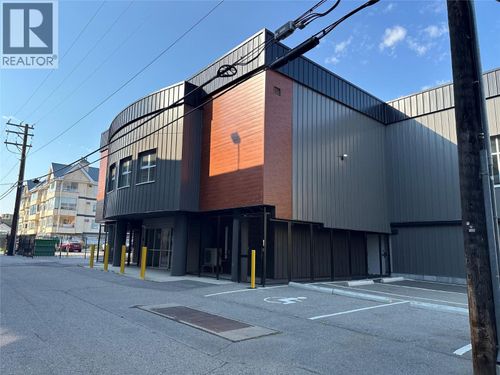 207-352 Winnipeg St, Penticton, BC, V2A5M5 | Card Image