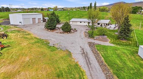 3114 E Highland Ext, Benton City, WA, 99320-8618 | Card Image