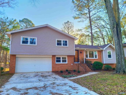 6612 Robinhood Ln Nw, Huntsville, AL, 35806-1853 | Card Image