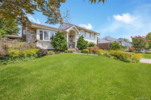 9 Cheryl Ln N, Farmingdale, NY, 11735-4408 | Card Image