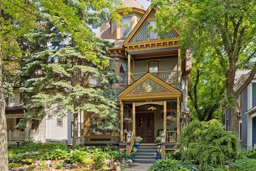 957 Ashland Ave, Saint Paul, MN, 55104-7019 | Card Image