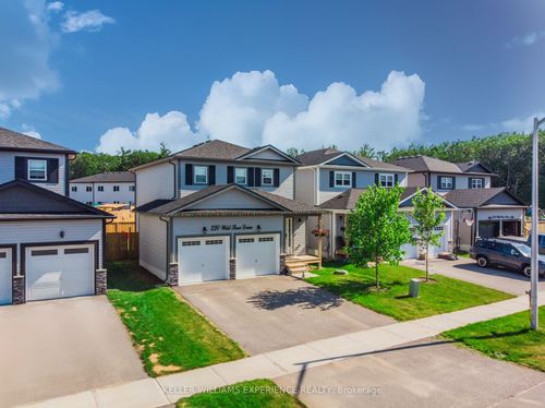 220 Wild Rose Dr, Gravenhurst, ON, P1P0B4 | Card Image