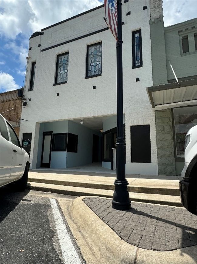Newly Updated White Brick | Image 10