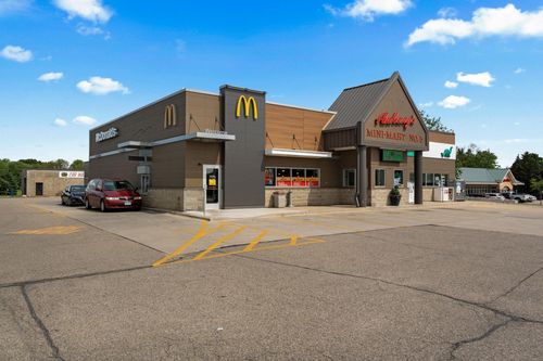 1400 14th St Nw, Austin, MN, 55912-1401 | Card Image