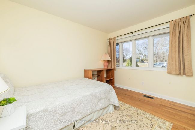 24 Ellery Cres, House other with 3 bedrooms, 2 bathrooms and 4 parking in Nepean ON | Image 29