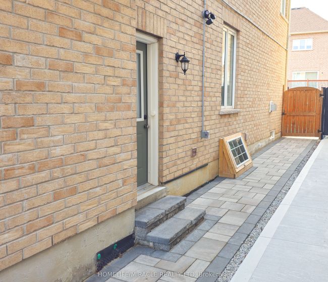 49 Lavallee Cres, House other with 6 bedrooms, 5 bathrooms and 4 parking in Brampton ON | Image 31