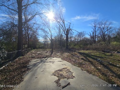 201 Rogers Ave, Drew, MS, 38737-3122 | Card Image