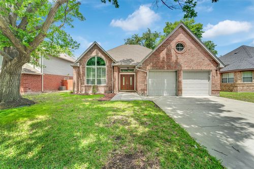 340 Clayton St, Grand Prairie, TX, 75052-3320 | Card Image