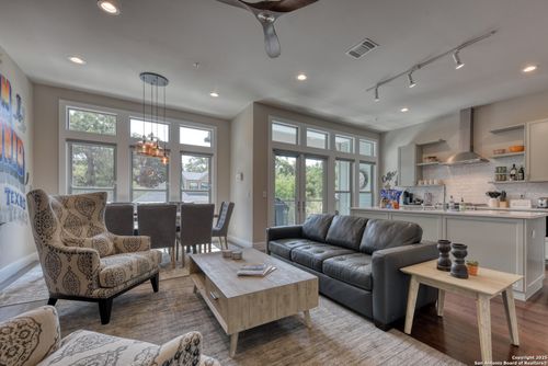 unit-104-139 Cedar St, San Antonio, TX, 78210-5301 | Card Image