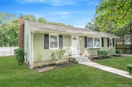 11 2nd Ct, Ronkonkoma, NY, 11779-3023 | Card Image