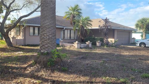 660 64th Ave, St Pete Beach, FL, 33706-2108 | Card Image