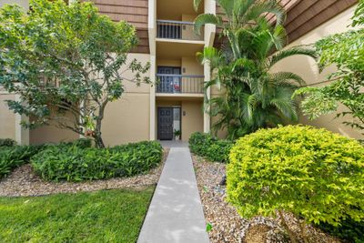 120 - 5344 Woodland Lakes Drive, Condo with 3 bedrooms, 2 bathrooms and null parking in Palm Beach Gardens FL | Image 2