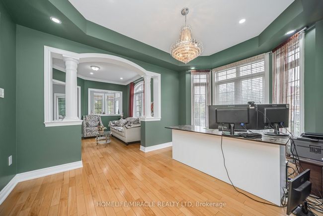 2 Roycrest St, House other with 7 bedrooms, 4 bathrooms and 4 parking in Brampton ON | Image 7