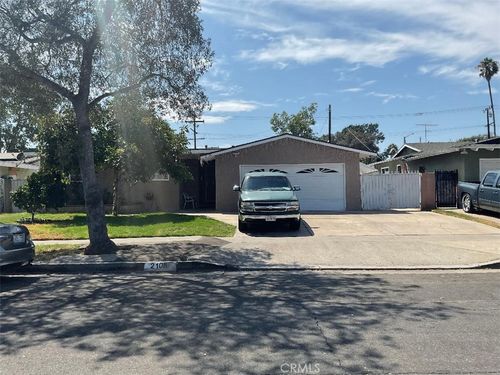 2108 S Artesia St, Santa Ana, CA, 92704-4706 | Card Image