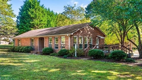 8110 Oak Arbor Rd, Greensboro, NC, 27455-9273 | Card Image