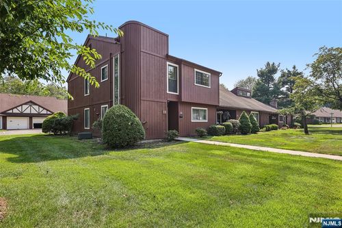 1-5 Chestnut Pl, Waldwick, NJ, 07463-1113 | Card Image