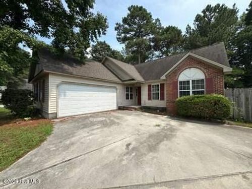 305 Firethorn Ln, Jacksonville, NC, 28546-9667 | Card Image