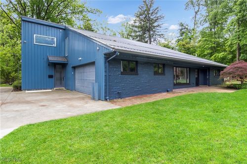 12866 Lake Shore Blvd, Bratenahl, OH, 44108-1141 | Card Image