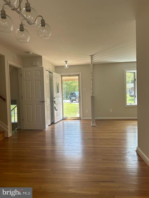 6204 Erman Ct, BURKE, VA, 22015-3517 | Card Image