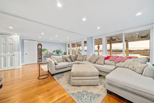 96 Utica St, Quincy, MA, 02169-3230 | Card Image