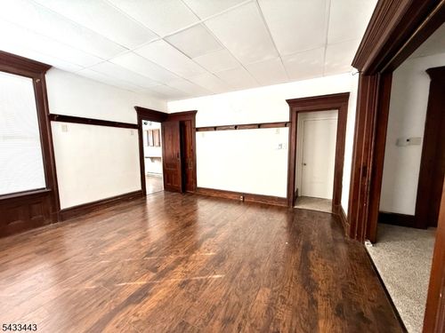 1-100 Main St, Newton, NJ, 07860-2059 | Card Image