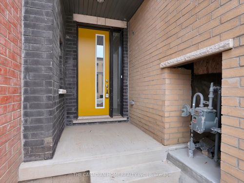 12 Marvin Ave, Oakville, ON, L6H0Z8 | Card Image