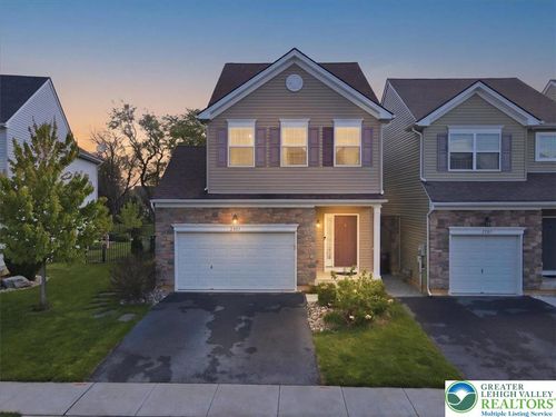 2207 Huntington Ln, Easton, PA, 18040-8500 | Card Image
