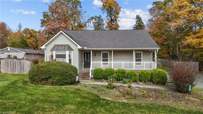 2481 Hoskins Road, House other with 3 bedrooms, 2 bathrooms and null parking in Burlington NC | Image 2