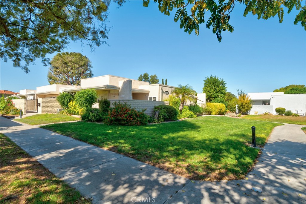 Residential Lease in Laguna Woods