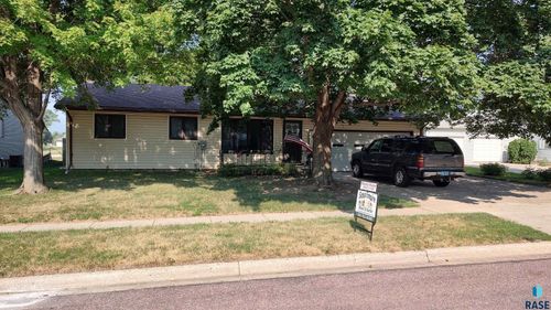 307 N 8th St Street, Beresford, SD, 57004 | Card Image