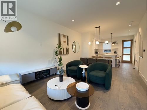 990 W 52nd Avenue, Vancouver, BC, V6P0K7 | Card Image